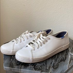 Ked’s classic white tennis shoes